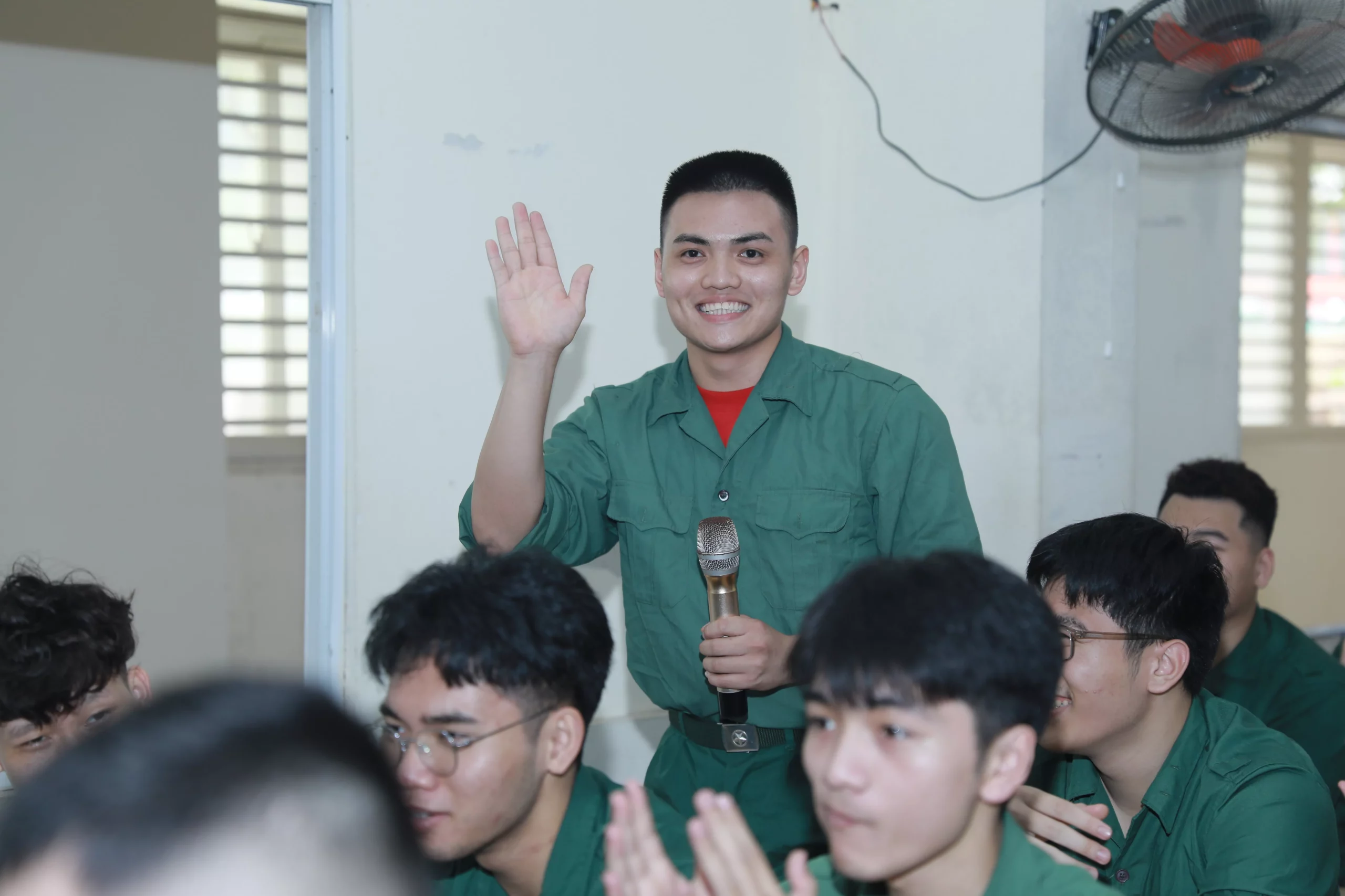 Trường Đại học Thủy lợi thăm, động viên sinh viên K67 học tập tại Trung tâm Giáo dục quốc phòng và an ninh