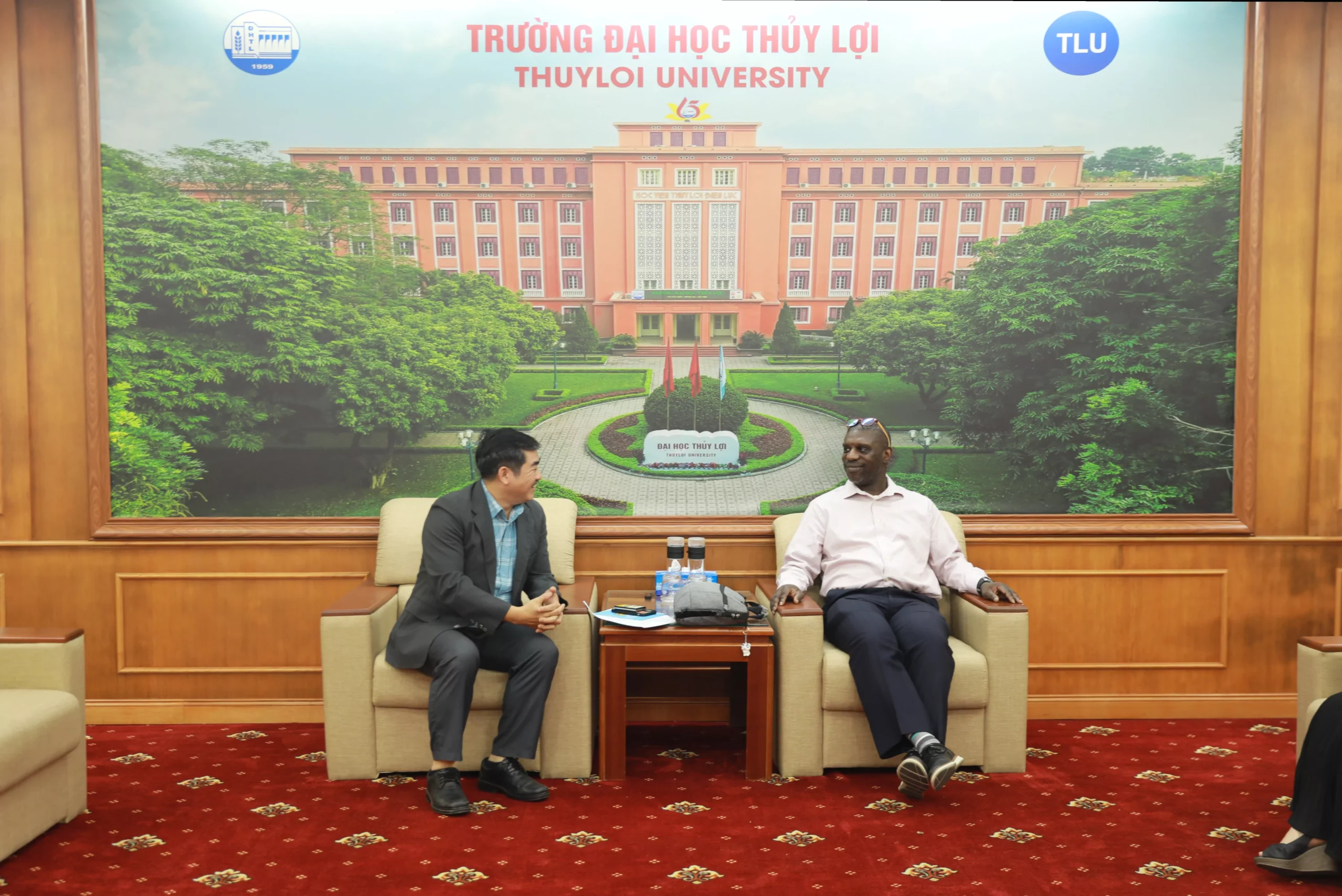Hợp tác