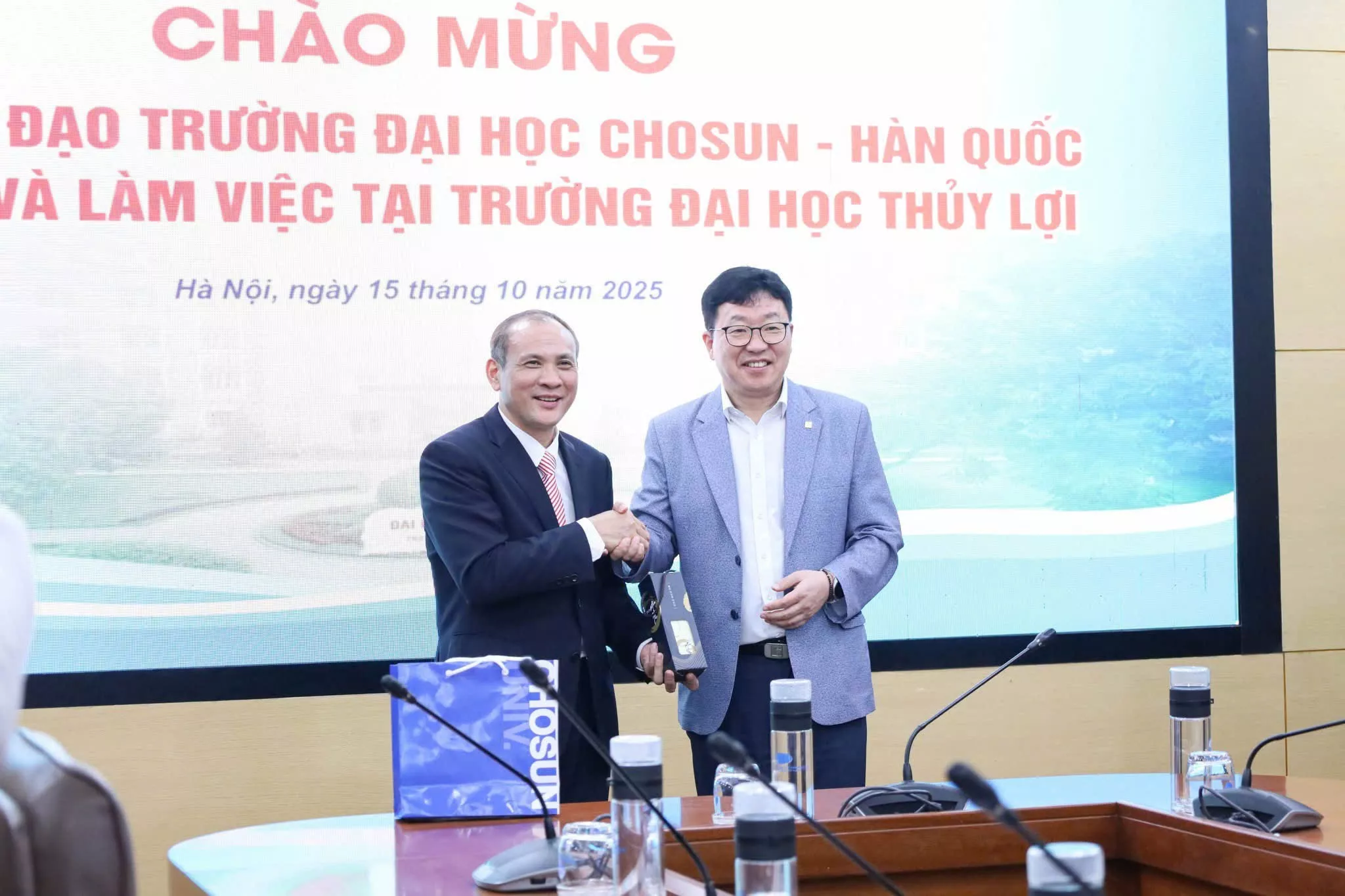 Thúc đẩy hợp tác quốc tế, mở rộng cơ hội học tập: Học bổng koica 2026 giữa trường đại học thủy lợi và đại học chosun