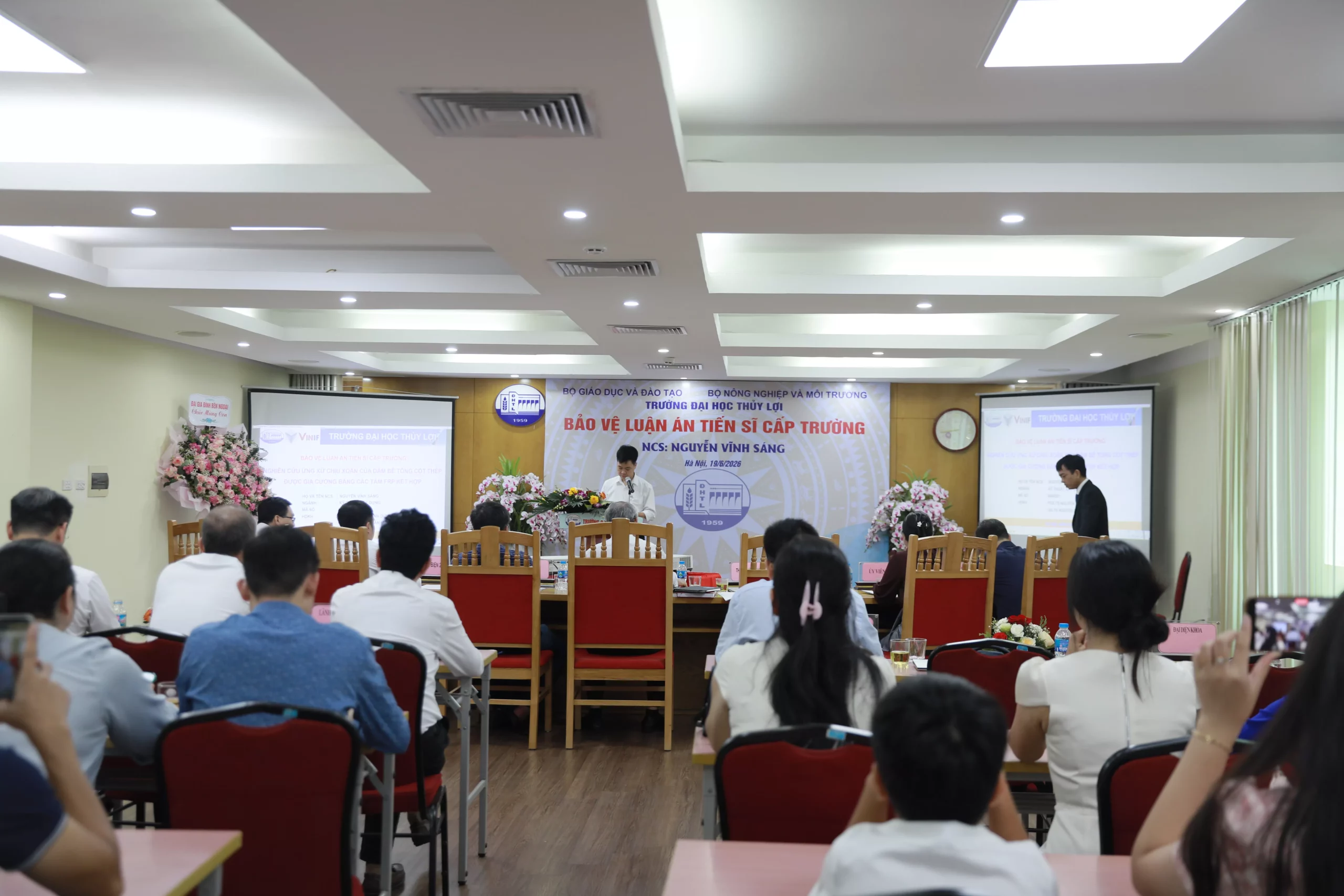 Bảo vệ thành công luận án tiến sĩ về ứng xử chịu xoắn của dầm bê tông cốt thép gia cường bằng FRP kết hợp
