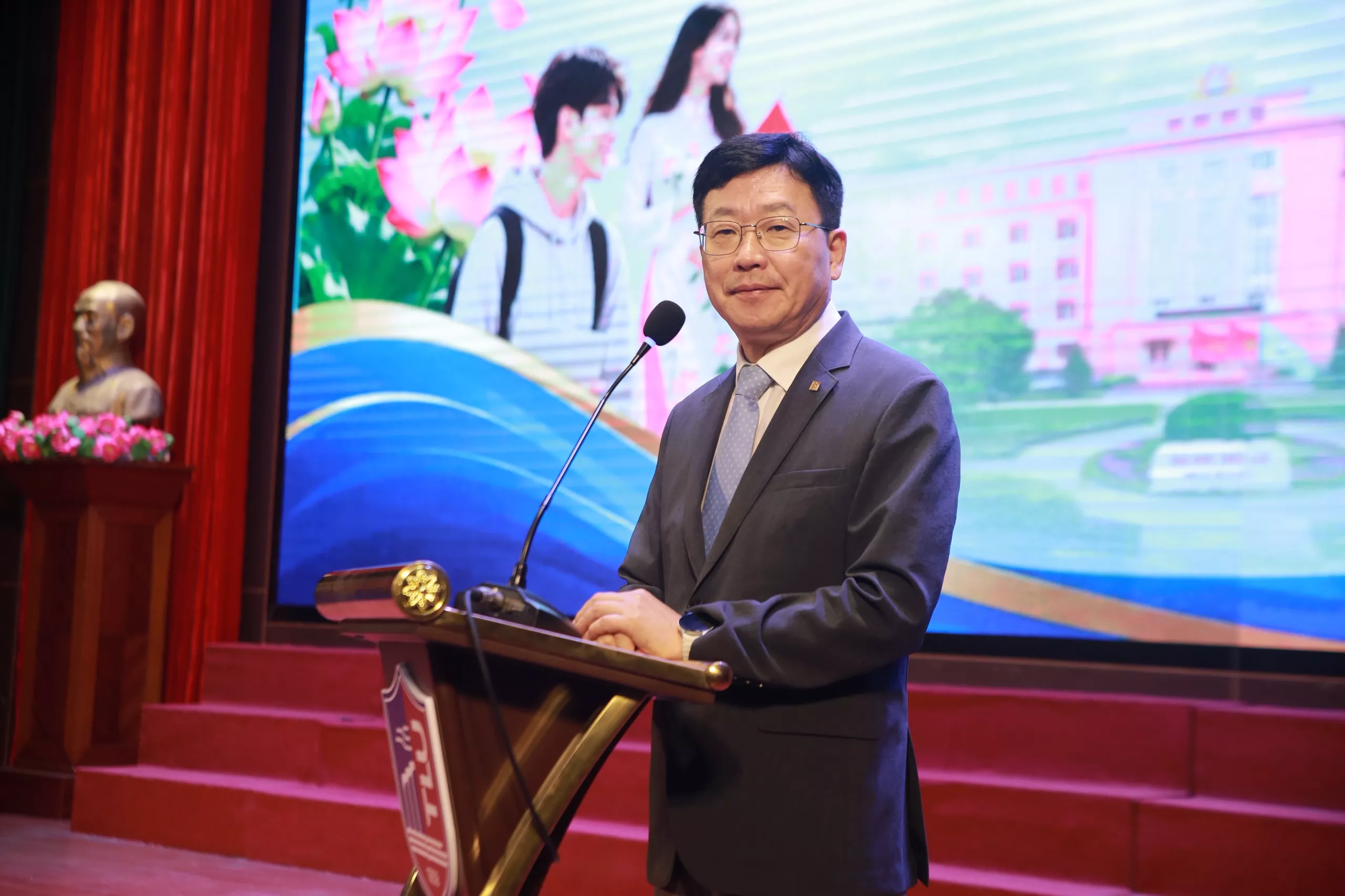 Sôi nổi chương trình giao lưu văn hóa Việt – Hàn và trao 20 suất học bổng Đại học Chosun cho sinh viên Trường Đại học Thủy lợi