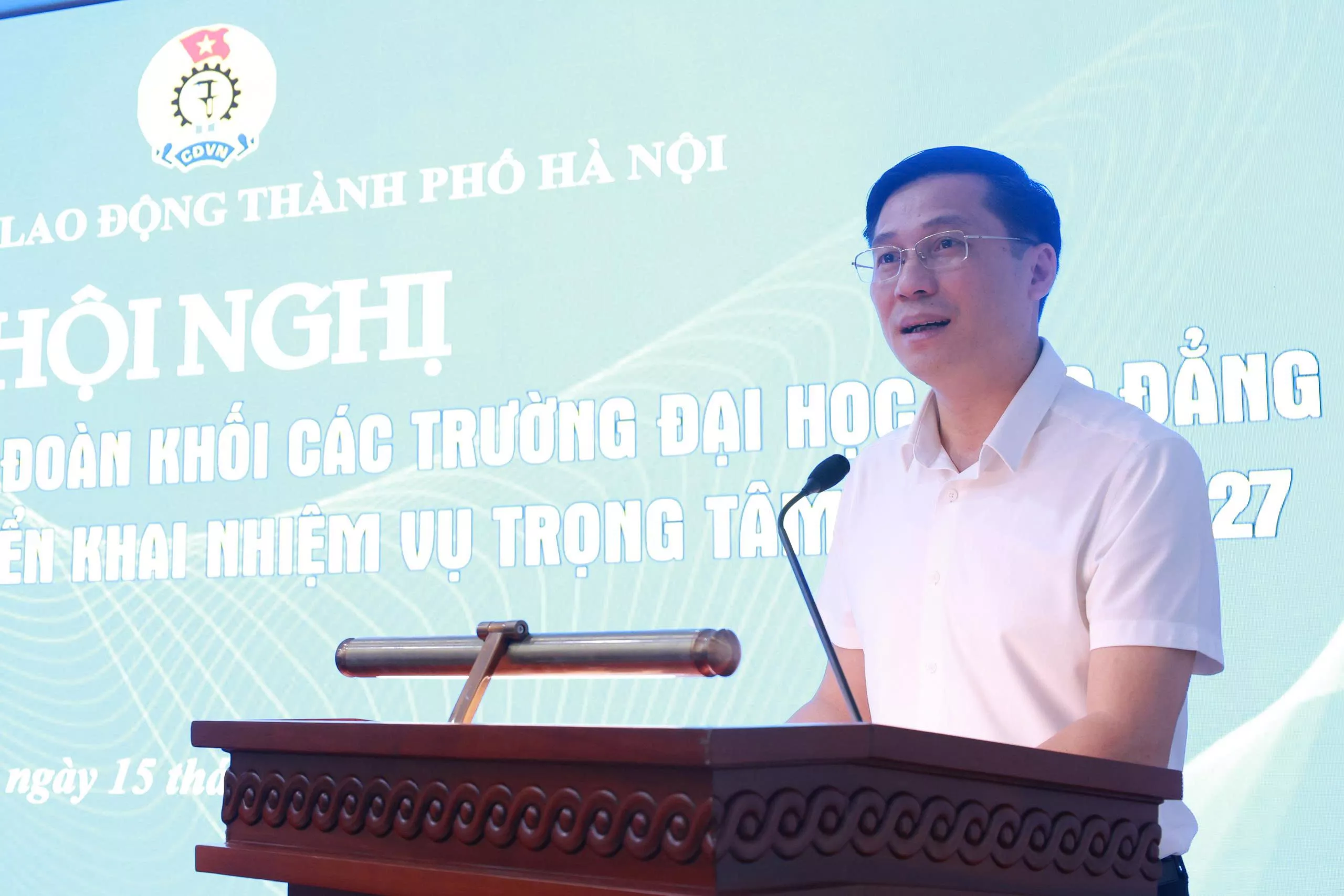 Công đoàn Trường Đại học Thủy lợi nhận Bằng khen của Liên đoàn Lao động thành phố Hà Nội: Khẳng định dấu ấn trong công tác chăm lo và phát huy dân chủ cơ sở