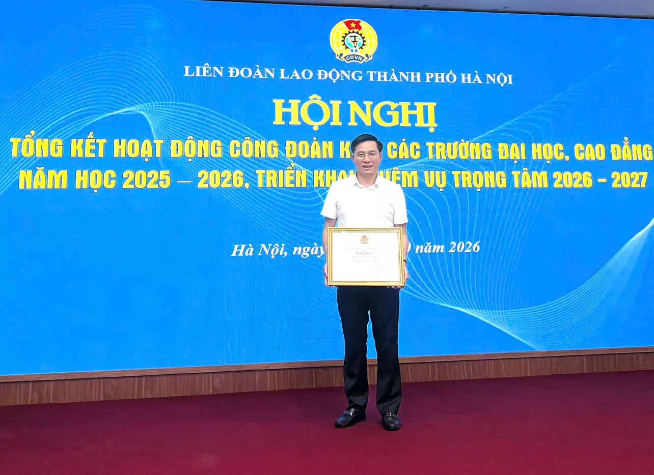 Công đoàn Trường Đại học Thủy lợi nhận Bằng khen của Liên đoàn Lao động thành phố Hà Nội: Khẳng định dấu ấn trong công tác chăm lo và phát huy dân chủ cơ sở