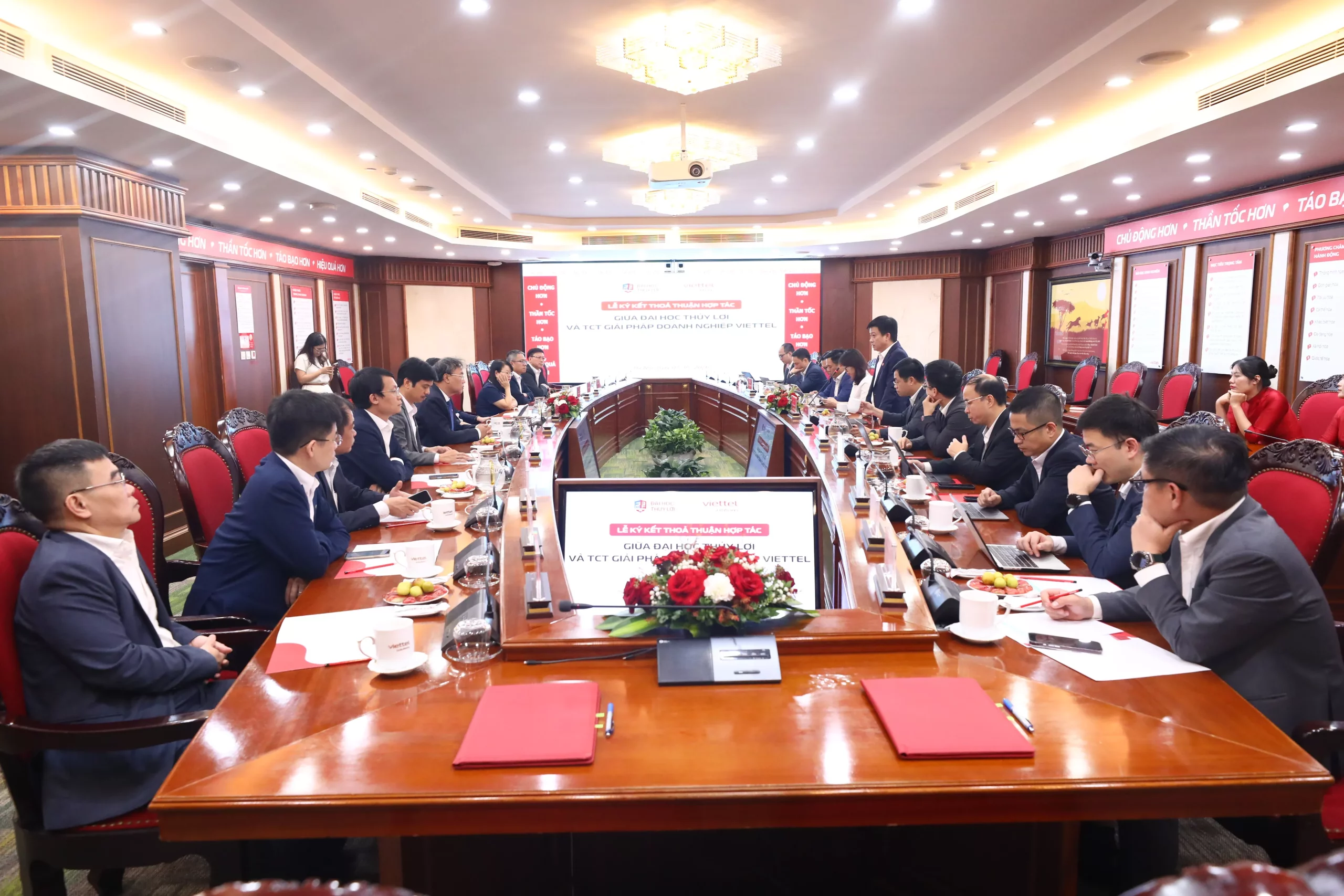 Đại học Thủy lợi và Viettel Solutions: Cụ thể hóa hợp tác ba nhà từ những bài toán thực tiễn