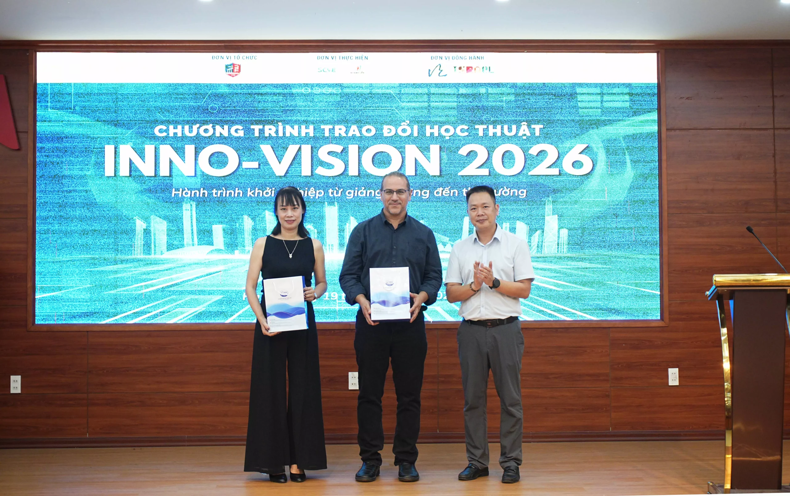 Chương trình trao đổi học thuật “INNO-VISION: Hành trình khởi nghiệp từ Giảng đường đến Thị trường” tại Trường Đại học Thủy lợi
