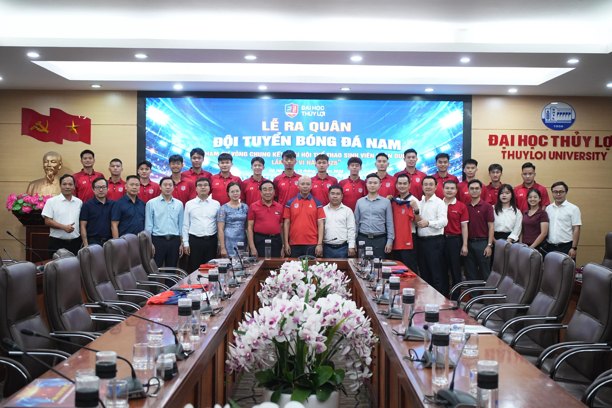 Trường Đại học Thủy lợi xuất quân, quyết tâm tiếp nối thành công tại giải bóng đá sinh viên toàn quốc