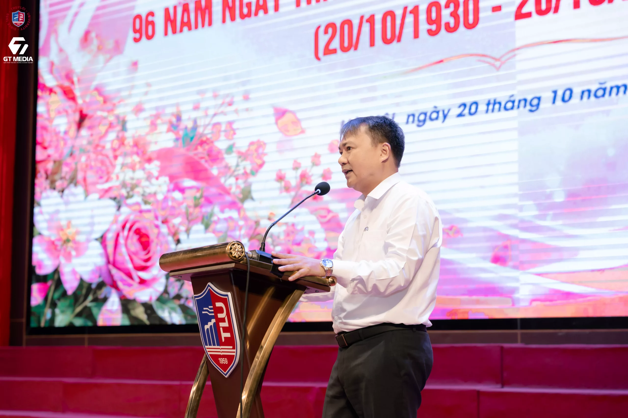 Phát huy vai trò phụ nữ trong xây dựng môi trường đại học hạnh phúc