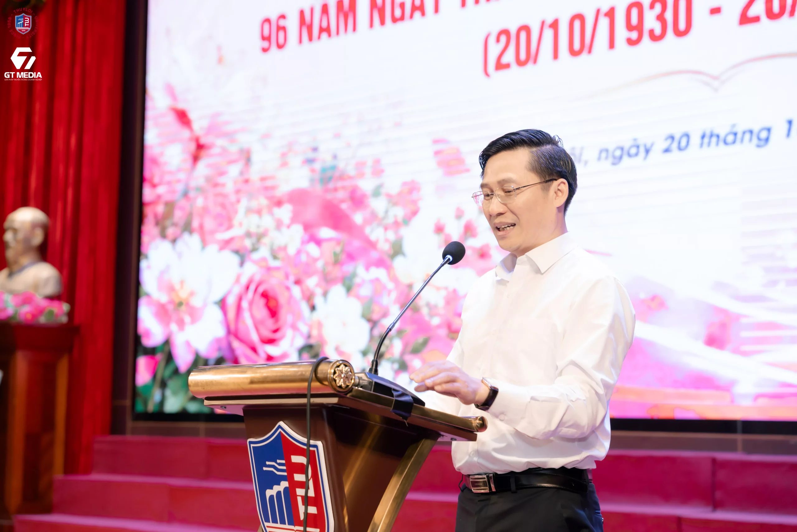 Phát huy vai trò phụ nữ trong xây dựng môi trường đại học hạnh phúc