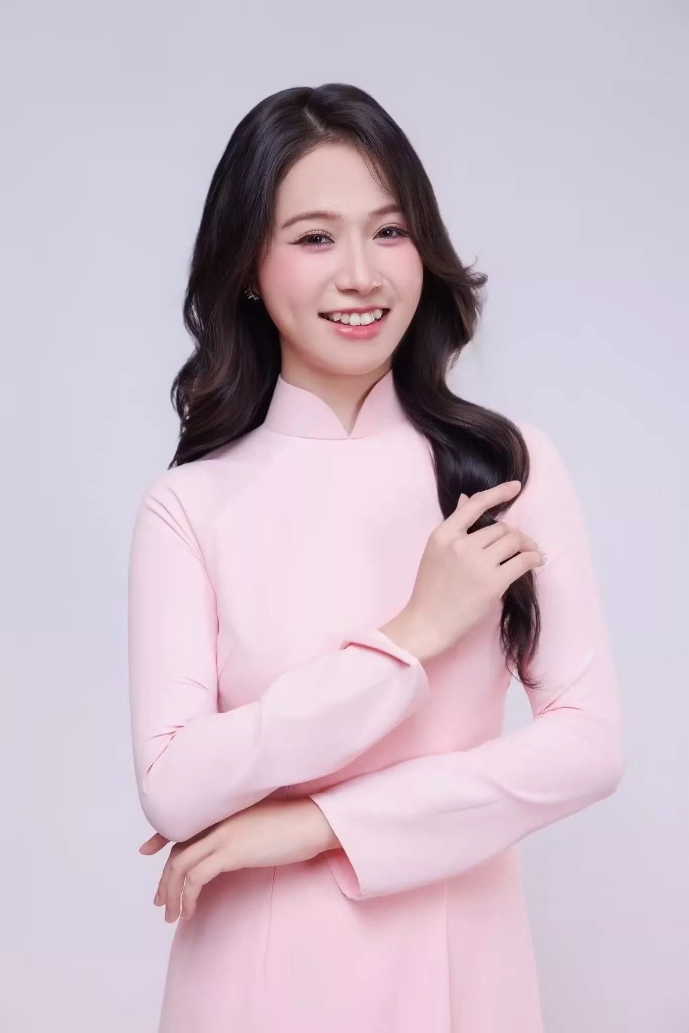 Lần đầu có sinh viên góp mặt Chung khảo Hoa hậu Việt Nam, ĐH Thủy lợi tự hào về dấu mốc mới